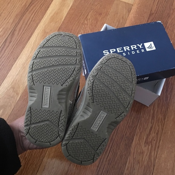 Baby shoes [CLOSET CLEAROUT] - Picture 4 of 6